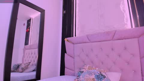 Laurem online show from 8, 3, 2025