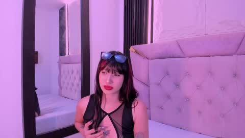 Laurem online show from 25, 9, 2025