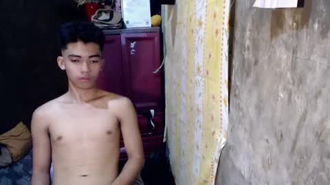 Snapshot of laurence_cuttieguyhere chatting on 18, 4, 2026 laurence_cuttieguyhere online show from 18, 4, 2026