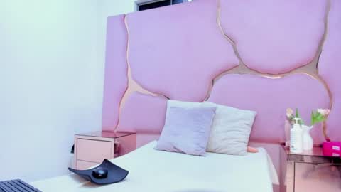 laurendpink online show from 13, 7, 2026