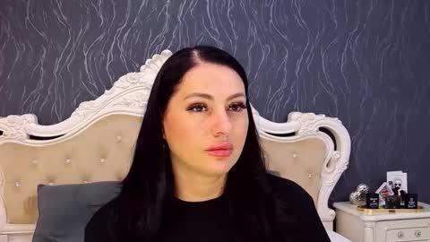 Laura online show from 5, 11, 2025