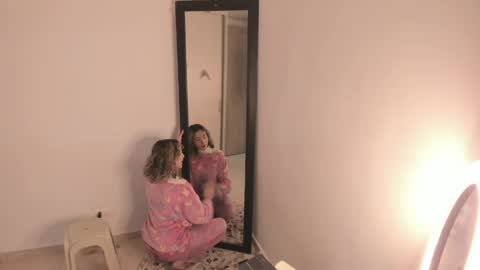 laurenn_111 online show from 8, 6, 2026