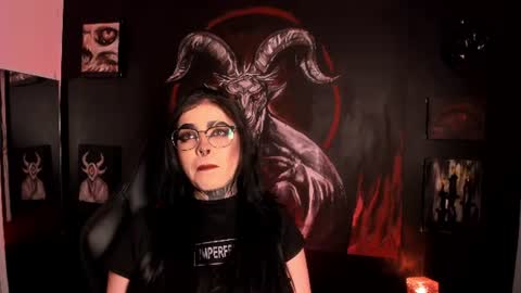 Snapshot of laurenrousexx chatting on 14, 6, 2026 LAUREN INDEPENDENT MODEL HELP ME REACH 100 LIKES PLS online show from 14, 6, 2026