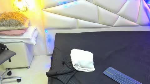 Laurent online show from 23, 12, 2025