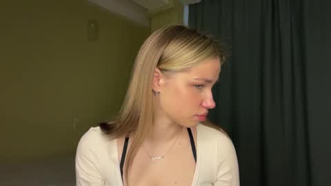 Bella online show from 10, 4, 2026