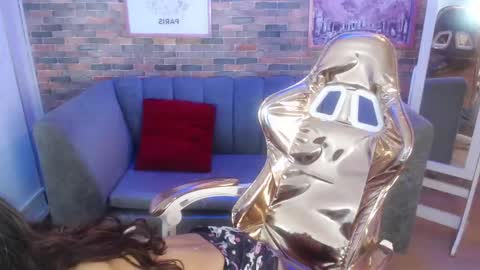 Laurita  online show from 10, 2, 2025