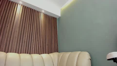 Lau Roberts online show from 21, 2, 2025