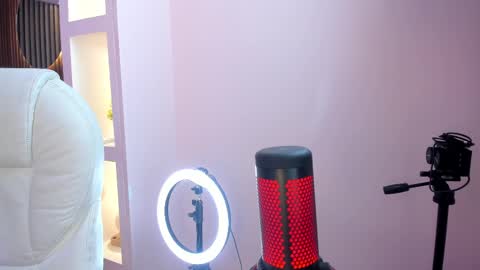 Lau Roberts online show from 10, 3, 2025