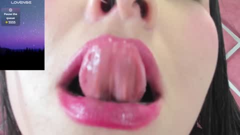 LauryJonson  online show from 16, 12, 2024