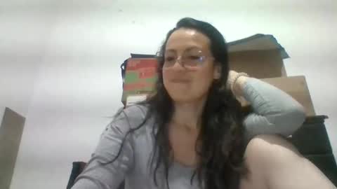 Laury  online show from 1, 4, 2026