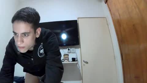 Snapshot of lauti_twink chatting on 2, 12, 2024 Lautaro online show from 2, 12, 2024