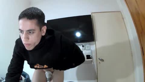 Snapshot of lauti_twink chatting on 15, 9, 2025 Lautaro online show from 15, 9, 2025