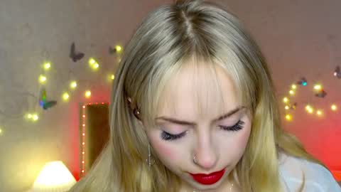 Snapshot of lavenderlav chatting on 23, 12, 2024 Melissa online show from 23, 12, 2024