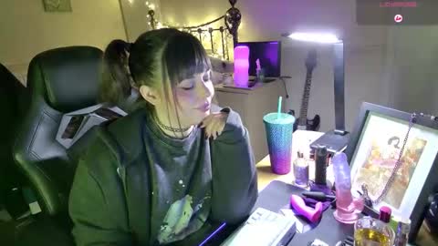 Lavenderrzz online show from 2, 2, 2026