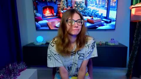 Snapshot of laveniadevoss chatting on 27, 11, 2025 Gloria online show from 27, 11, 2025