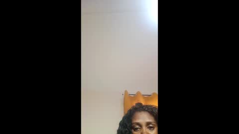 layannek online show from 19, 9, 2025