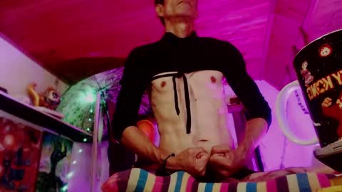 Laye19 online show from 6, 12, 2024