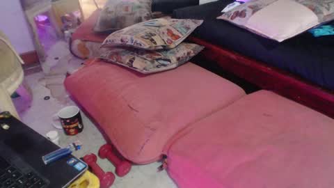 Laye19 online show from 19, 1, 2025