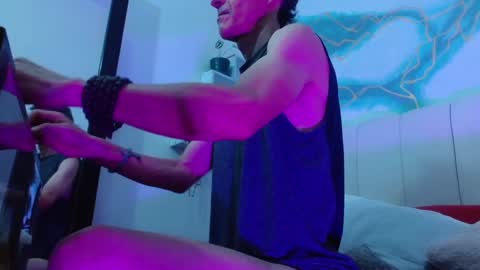 Laye19 online show from 30, 1, 2025