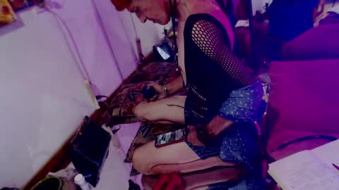 Laye19 online show from 31, 1, 2025