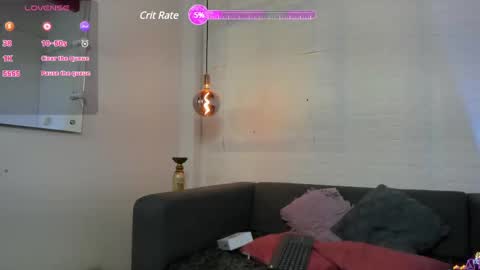 Layla online show from 1, 3, 2025