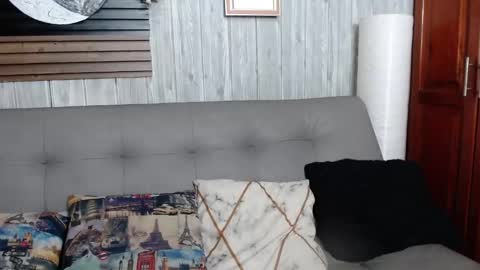 Layla online show from 23, 11, 2025