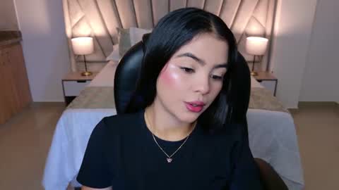 Snapshot of layla_breezee_ chatting on 18, 7, 2026 Layla Breezee online show from 18, 7, 2026