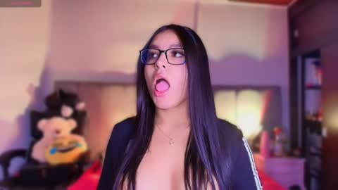 Layla online show from 20, 2, 2025