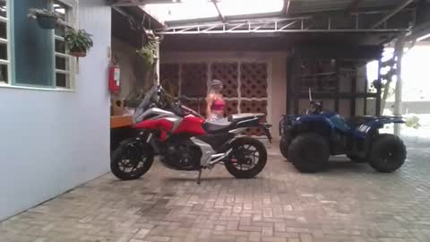 kelly online show from 10, 4, 2026