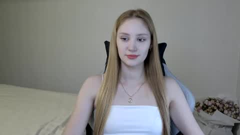 LaylaPretty001 online show from 19, 2, 2025