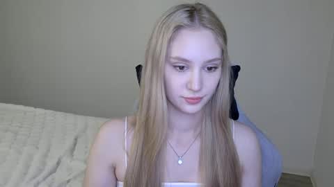 LaylaPretty001 online show from 7, 10, 2025