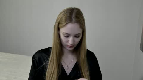 Laylla001 online show from 2, 12, 2024