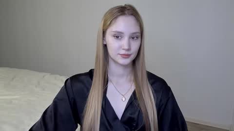 Laylla001 online show from 3, 1, 2025