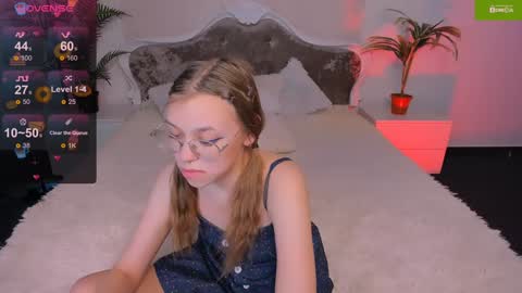 layriantavee online show from 13, 1, 2025