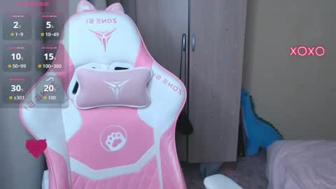 Leah  Gotty online show from 26, 11, 2025