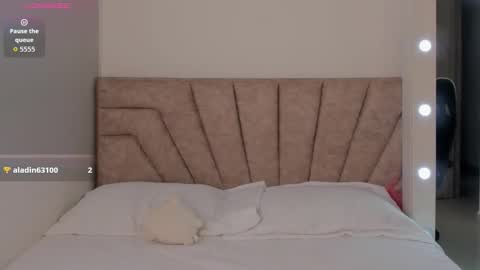 leahaltomm online show from 11, 11, 2025