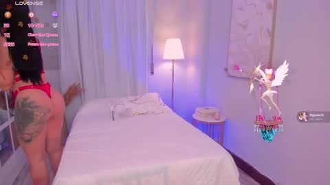 Leah Jones online show from 7, 4, 2026