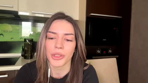 Snapshot of leahjozwiak chatting on 21, 3, 2026 Arina online show from 21, 3, 2026