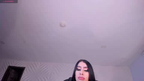 leahlombardi_ online show from 23, 12, 2025