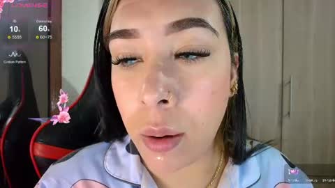 Snapshot of leahtemptation chatting on 13, 7, 2026 leah online show from 13, 7, 2026