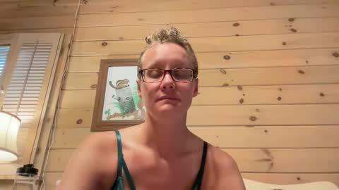 Lee online show from 4, 10, 2025