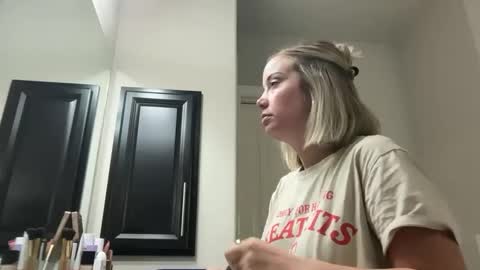 leanneluxecouple online show from 11, 9, 2025