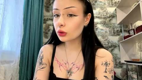 Kiki online show from 13, 4, 2026