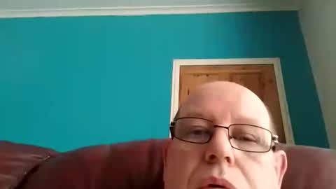 Snapshot of leatherpants68 chatting on 27, 5, 2026 leatherpants68 online show from 27, 5, 2026
