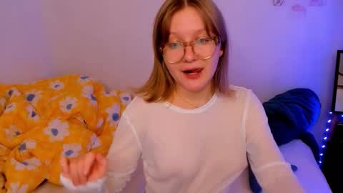 Snapshot of leazy_peasy chatting on 4, 10, 2025 Ellie online show from 4, 10, 2025