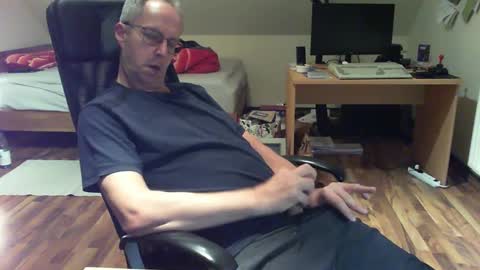 Snapshot of lefti27 chatting on 22, 12, 2024 Dave online show from 22, 12, 2024