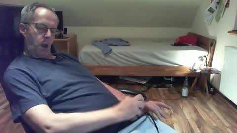 Snapshot of lefti27 chatting on 4, 1, 2025 Dave online show from 4, 1, 2025