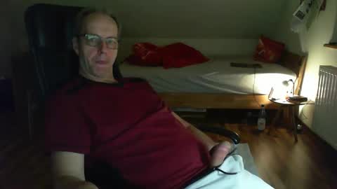 Snapshot of lefti27 chatting on 8, 1, 2025 Dave online show from 8, 1, 2025