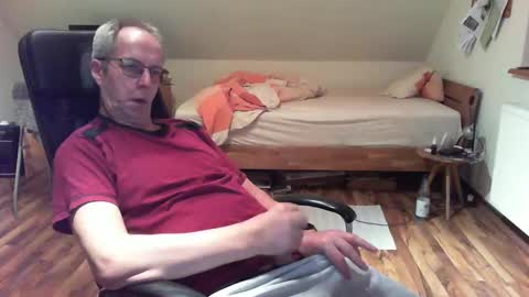 Snapshot of lefti27 chatting on 14, 1, 2025 Dave online show from 14, 1, 2025