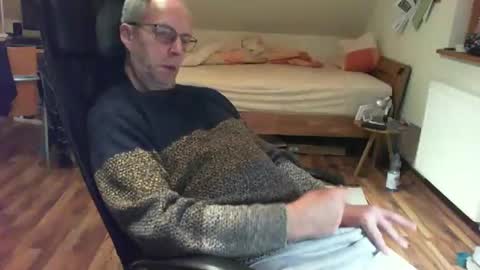 Snapshot of lefti27 chatting on 9, 2, 2025 Dave online show from 9, 2, 2025